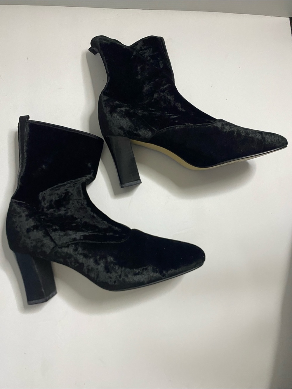 Caparros Y2K Black Velvet Velour Pull on Ankle Booties Womens 7.5 B